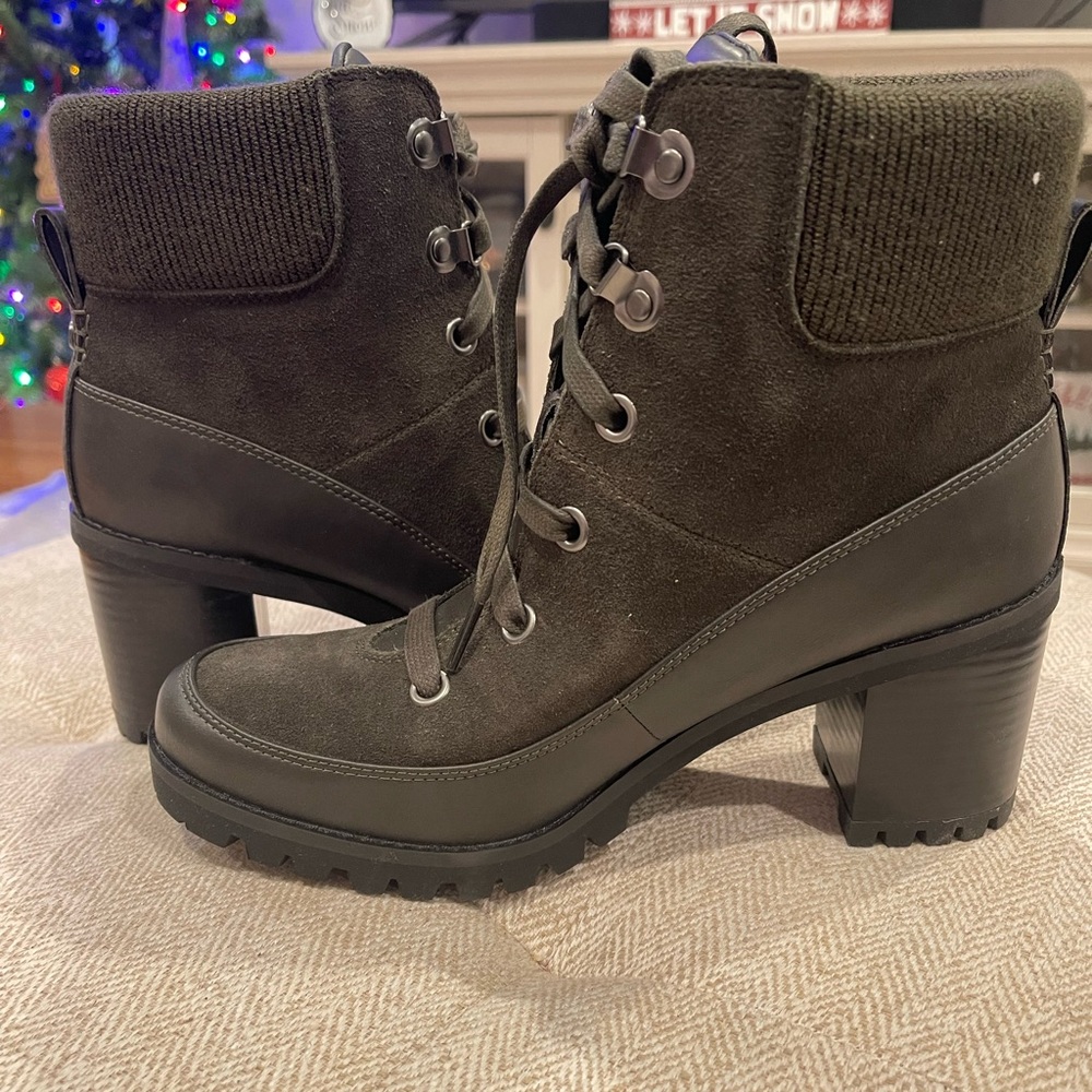 UGG Redwood Ankle Booties *NWT*